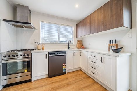Photo of property in 1/3 Omaha Grove, Totara Park, Upper Hutt, 5018