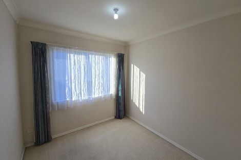 Photo of property in 8 Lissleton Drive, East Tamaki, Auckland, 2013