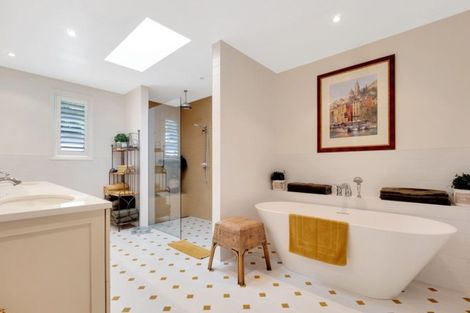 Photo of property in 10 Orkney Road, Mount Maunganui, 3116