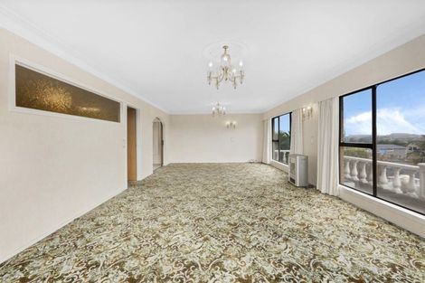 Photo of property in 44 Bradbury Road, Botany Downs, Auckland, 2010