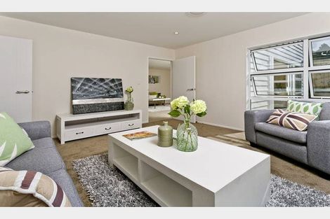 Photo of property in 8a Rosalind Road, Glenfield, Auckland, 0629