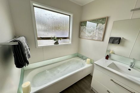 Photo of property in 48 Fyvie Avenue, Tawa, Wellington, 5028