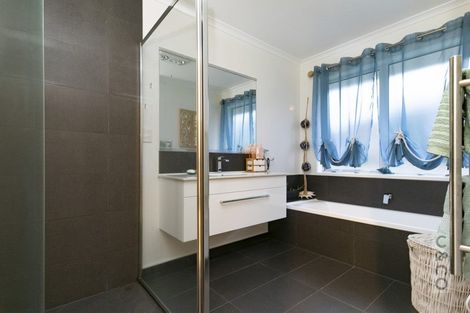 Photo of property in 5 Walnut Road, Riverhead, 0820