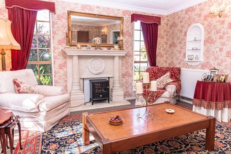 Photo of property in 27 Great North Road, Saint Johns Hill, Whanganui, 4501