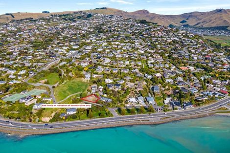 Photo of property in 2/4 The Brae, Mount Pleasant, Christchurch, 8081