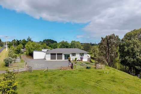 Photo of property in 126 Holmes Road, Waiuku, 2682