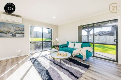 Photo of property in 21 Parkhaven Drive, Rosehill, Papakura, 2113