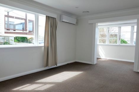 Photo of property in 9 Upper Lewisville Terrace, Thorndon, Wellington, 6011