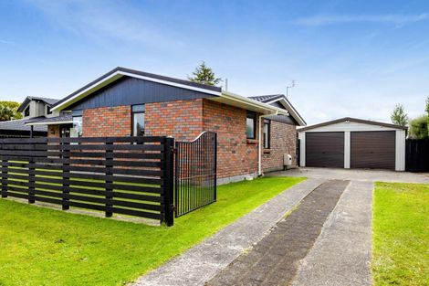 Photo of property in 42 Heta Road, Highlands Park, New Plymouth, 4312