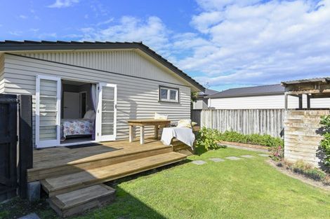 Photo of property in 221 Tudor Avenue, Mayfair, Hastings, 4122