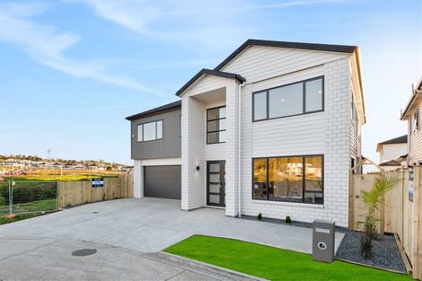 Photo of property in 11 Bunbeg Crescent, Flat Bush, Auckland, 2019