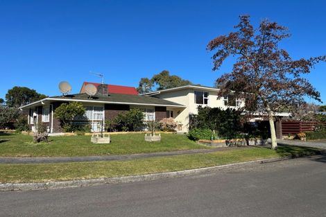 Photo of property in 1 Guernsey Place, Fitzherbert, Palmerston North, 4410