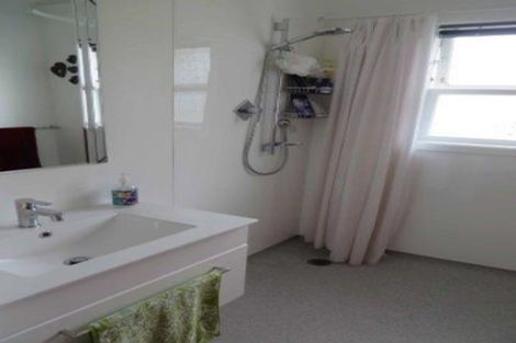 Photo of property in 55 Karaka Crescent, Levin, 5510