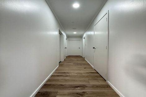 Photo of property in 16 Gloaming Place, Conifer Grove, Takanini, 2112