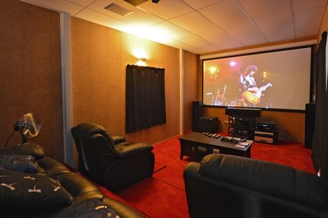 Photo of property in 77 Rangiuru Drive, Parua Bay, Onerahi, 0192