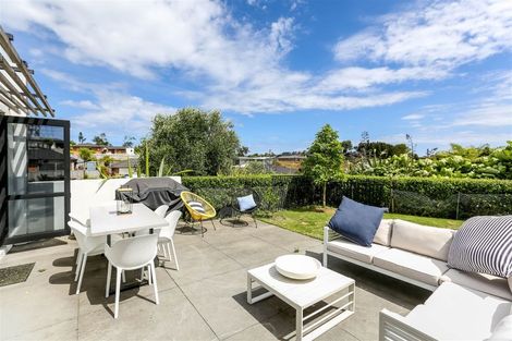 Photo of property in 82 Karamea Street, Whalers Gate, New Plymouth, 4310