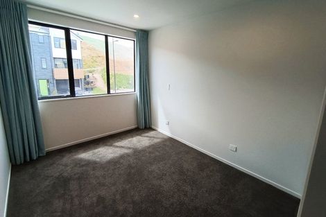 Photo of property in 32 Holystone Road, Whitby, Porirua, 5024