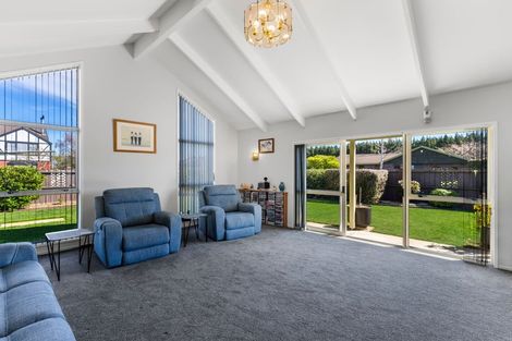 Photo of property in 150 Royal Park Drive, Parklands, Christchurch, 8083