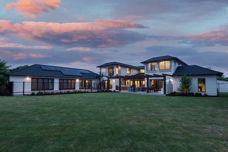 Photo of property in 12 Taunton Green, Papanui, Christchurch, 8052