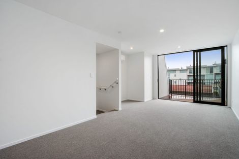 Photo of property in 4/17 Victoria Road, Mount Maunganui, 3116