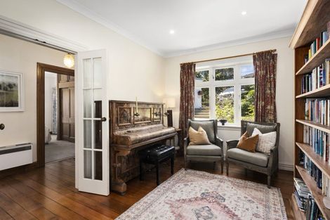 Photo of property in 10 Donald Crescent, Karori, Wellington, 6012