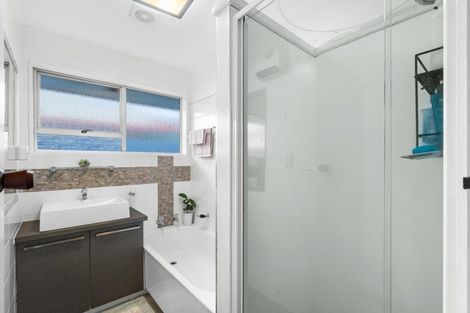 Photo of property in 35 Montclare Avenue, Avonhead, Christchurch, 8042