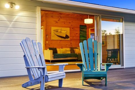 Photo of property in 116 Tutere Street, Waikanae Beach, Waikanae, 5036