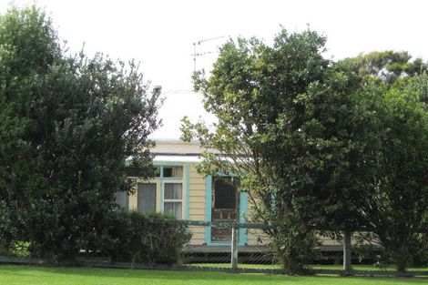 Photo of property in 90 Blake Street, Waitara, 4320