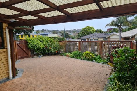 Photo of property in 4 Red Hibiscus Road, Stanmore Bay, Whangaparaoa, 0932