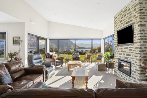 Photo of property in 21 Valley Crescent, Wanaka, 9305