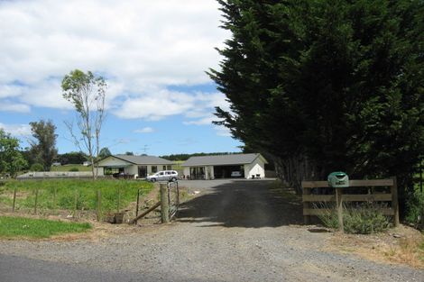 Photo of property in 319 Waihoehoe Road, Drury, 2577
