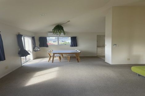 Photo of property in 2/479 Glenfield Road, Glenfield, Auckland, 0629