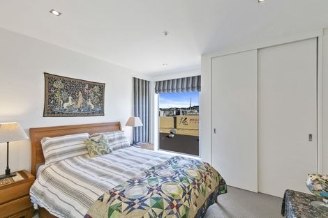 Photo of property in Portal Apartments, 8a/42 Cable Street, Te Aro, Wellington, 6011