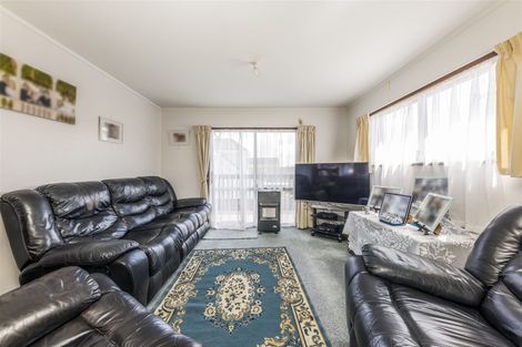 Photo of property in 1/11 Queen Street, Papakura, 2110