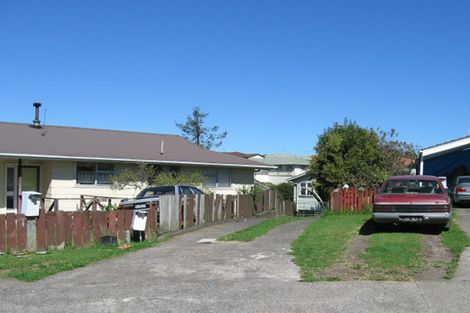 Photo of property in 11 Cecil Beatt Place, West Harbour, Auckland, 0618