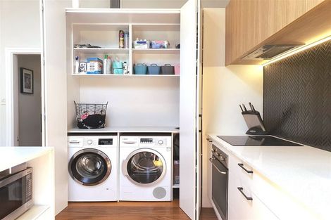 Photo of property in 52 Stanley Street, Berhampore, Wellington, 6023