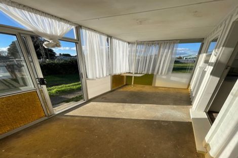 Photo of property in 10 Churchill Avenue, Manurewa, Auckland, 2102