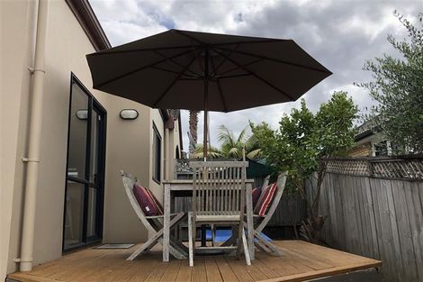 Photo of property in 6 San Valentino Drive, Henderson, Auckland, 0612