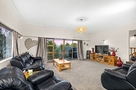Photo of property in 6 Fayette Place, Te Atatu South, Auckland, 0610