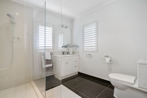 Photo of property in 24a Alexander Street, Cockle Bay, Auckland, 2014