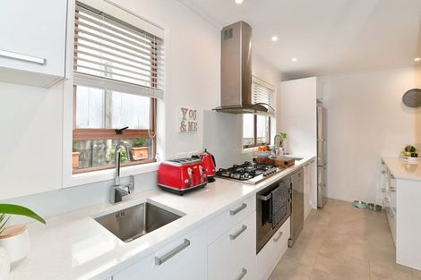 Photo of property in 3/100 Royal Road, Massey, Auckland, 0614