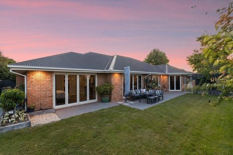 Photo of property in 7 Coolspring Way, Redwood, Christchurch, 8051