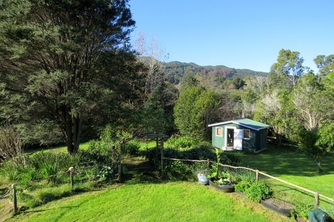 Photo of property in 30 Colville Road, Coromandel, 3506