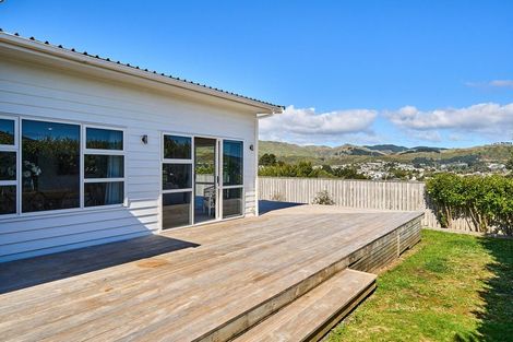 Photo of property in 29 Paparoa Crescent, Aotea, Porirua, 5024