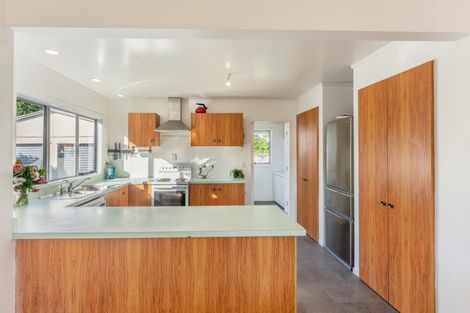 Photo of property in 285 Te Moana Road, Waikanae, 5036