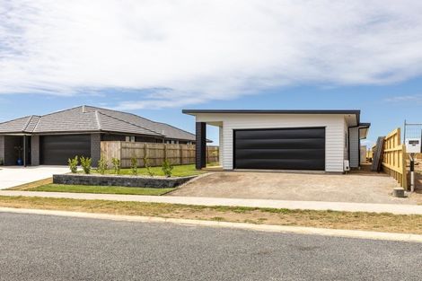 Photo of property in 72 Aratapu Street, Waitara, 4320