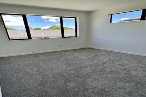 Photo of property in 2 Fiesta Drive, Half Moon Bay, Auckland, 2012