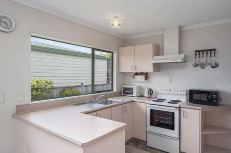 Photo of property in 2/219 Mangorei Road, Merrilands, New Plymouth, 4312