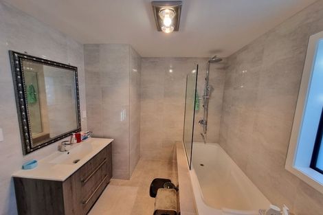 Photo of property in 52 Hobart Crescent, Wattle Downs, Auckland, 2103