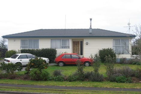 Photo of property in 15 Leatham Crescent, Opaheke, Papakura, 2113